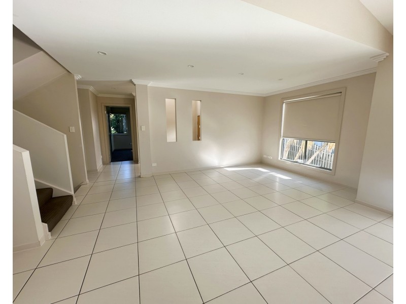 37a Diamantina Circuit, Pacific Pines QLD 4211