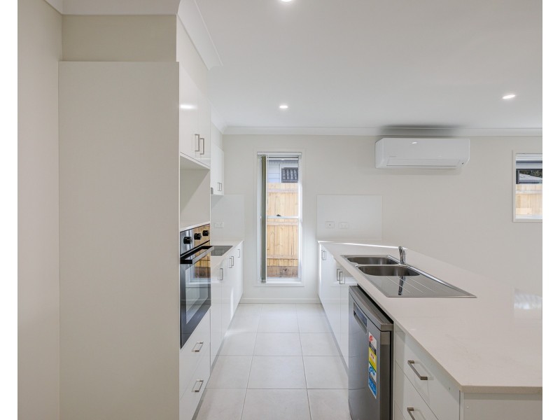 19 Raven Court, Park Ridge QLD 4125