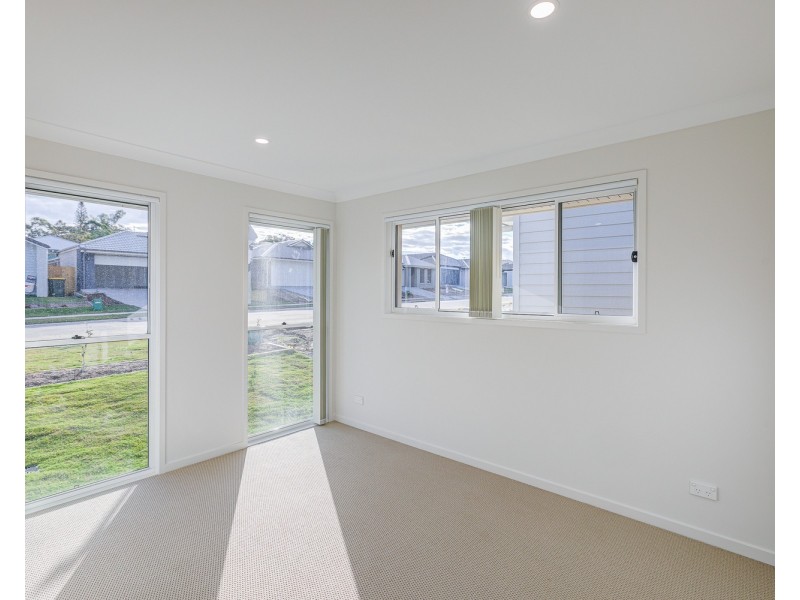 19 Raven Court, Park Ridge QLD 4125