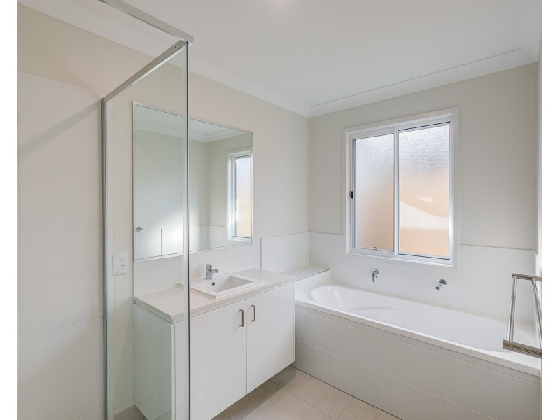 19 Raven Court, Park Ridge QLD 4125