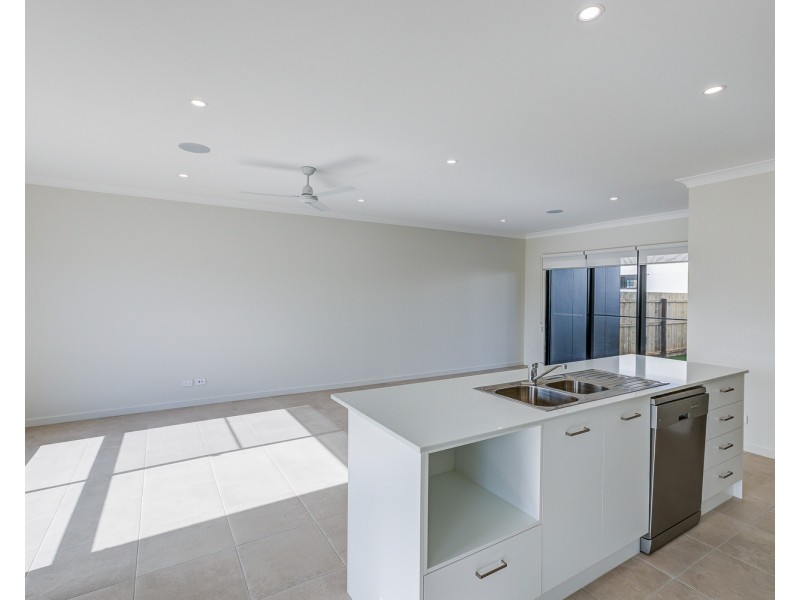 50 Livistona Street, Redland Bay QLD 4165