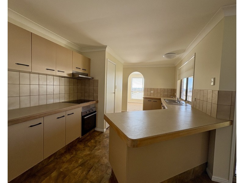 32 Kincaid Drive, Highland Park QLD 4211