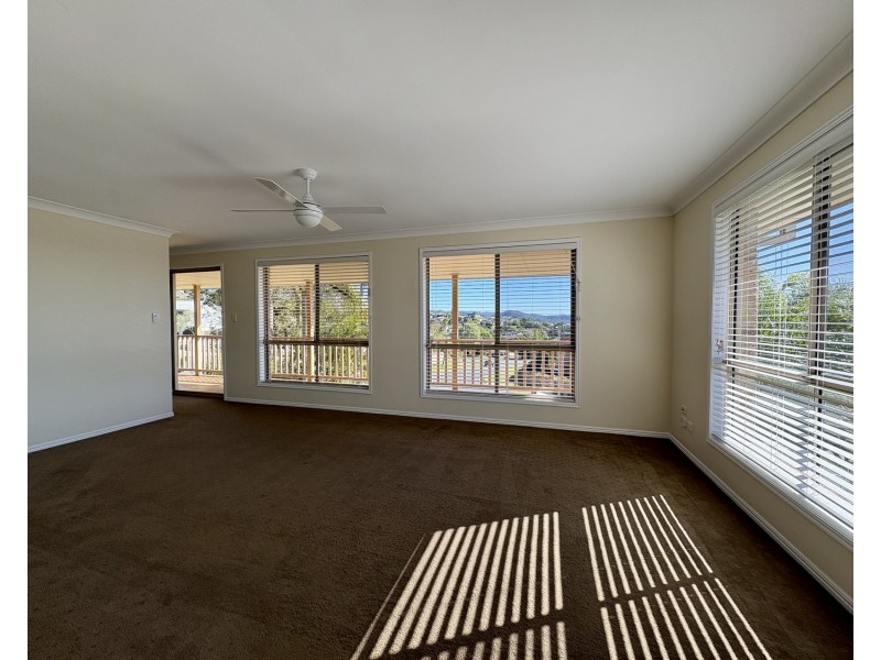 32 Kincaid Drive, Highland Park QLD 4211