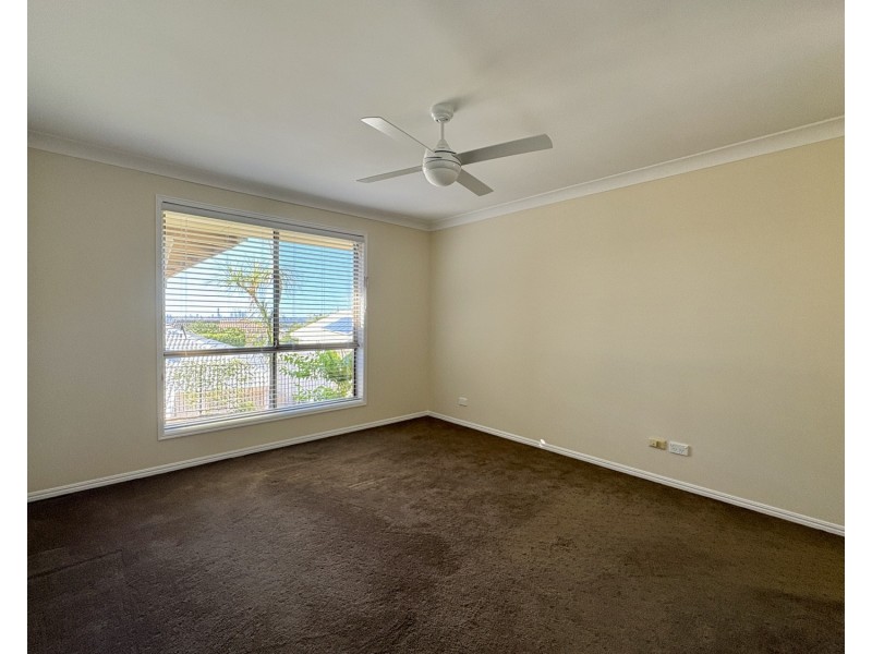 32 Kincaid Drive, Highland Park QLD 4211