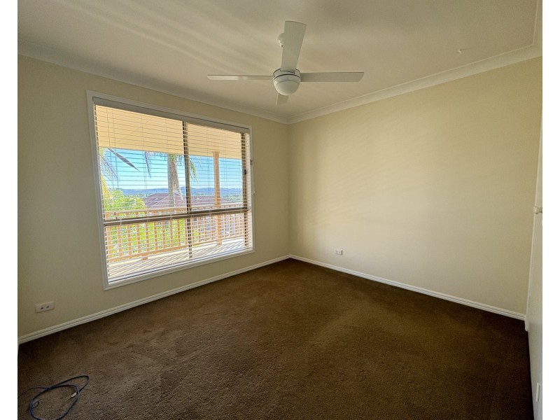 32 Kincaid Drive, Highland Park QLD 4211