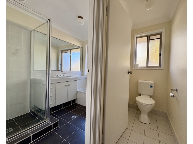 32 Kincaid Drive, Highland Park QLD 4211