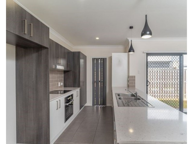 26 View Line Terrace, Hope Island QLD 4212