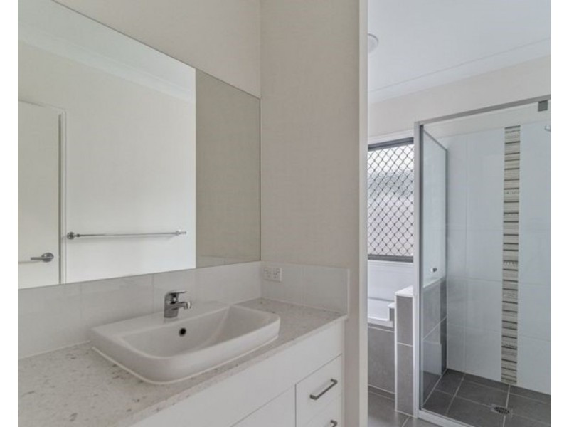 26 View Line Terrace, Hope Island QLD 4212