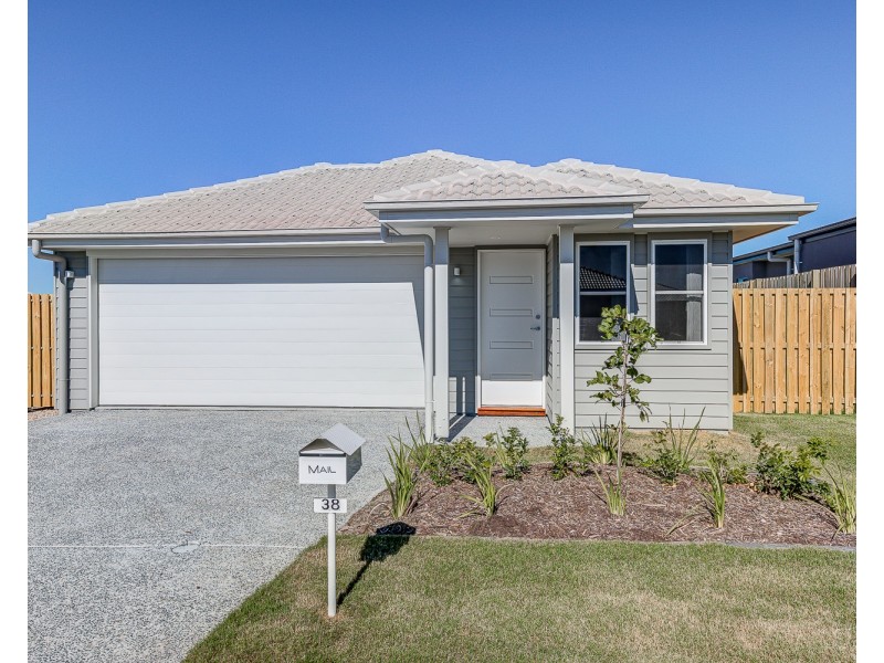 38 Barnyard Drive, Park Ridge QLD 4125