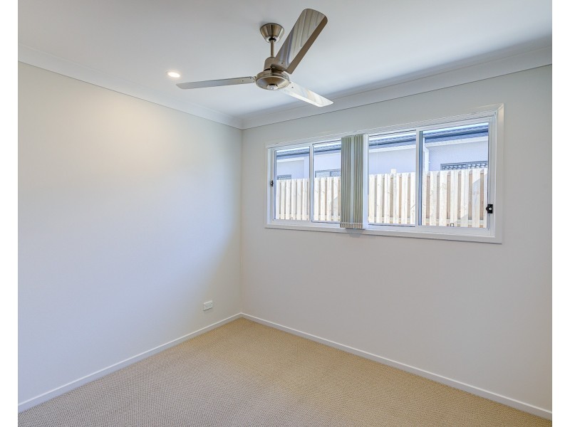 38 Barnyard Drive, Park Ridge QLD 4125