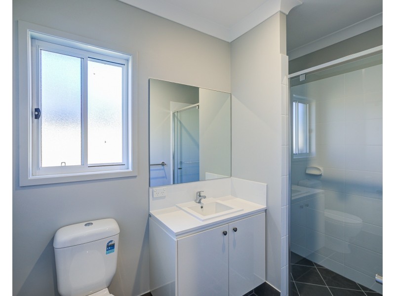 6 Raven Court, Park Ridge QLD 4125