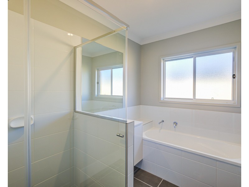 6 Raven Court, Park Ridge QLD 4125