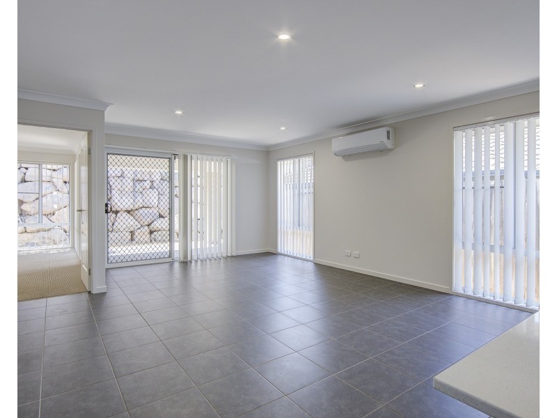 6 Hillsborough Place, Pimpama QLD 4209