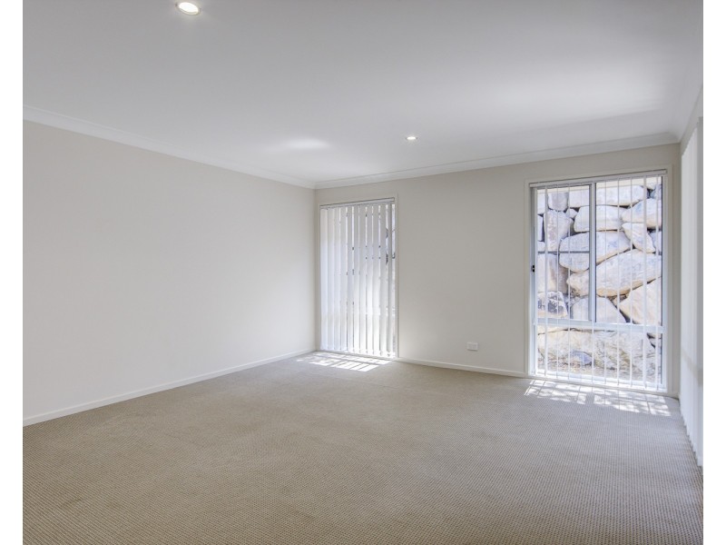 6 Hillsborough Place, Pimpama QLD 4209