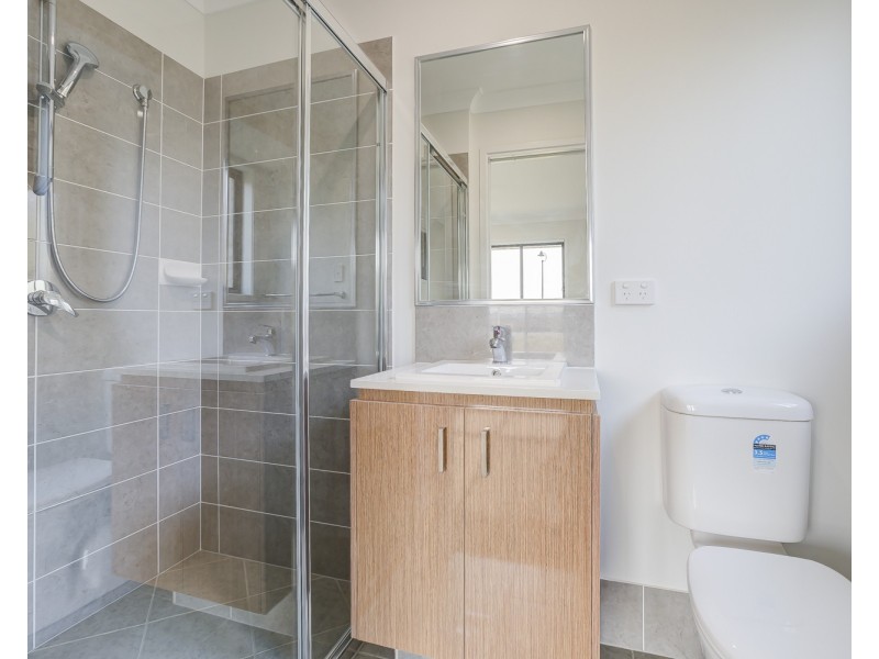 8 Mount Morgan Place, Ormeau QLD 4208