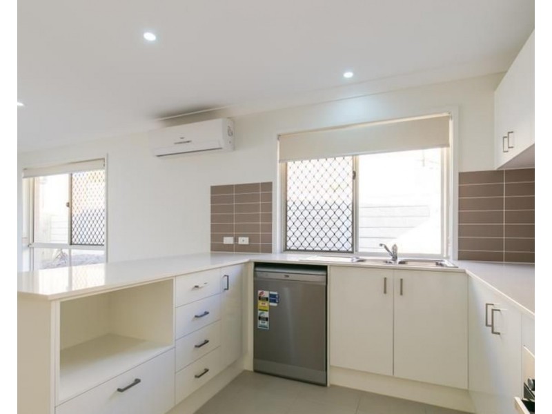 37 Nightshade Crescent, Pimpama QLD 4209