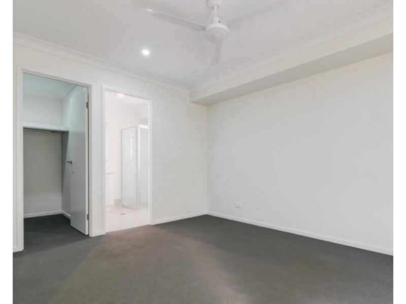 37 Nightshade Crescent, Pimpama QLD 4209