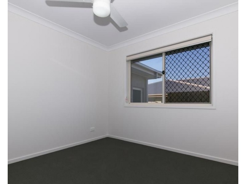 37 Nightshade Crescent, Pimpama QLD 4209