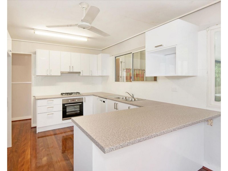 302 Bennetts Road, Norman Park QLD 4170