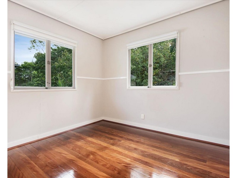 302 Bennetts Road, Norman Park QLD 4170