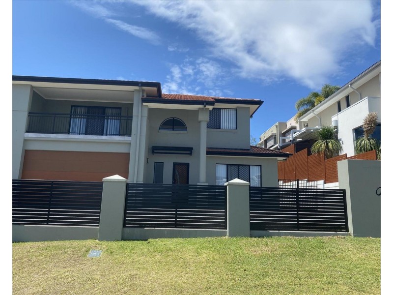 5a Mal Burke Street, Southport QLD 4215