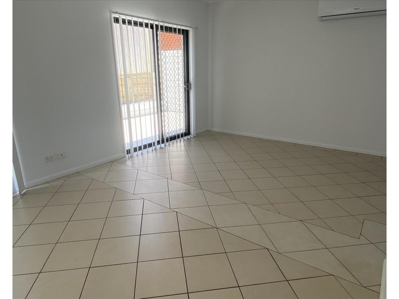 5a Mal Burke Street, Southport QLD 4215