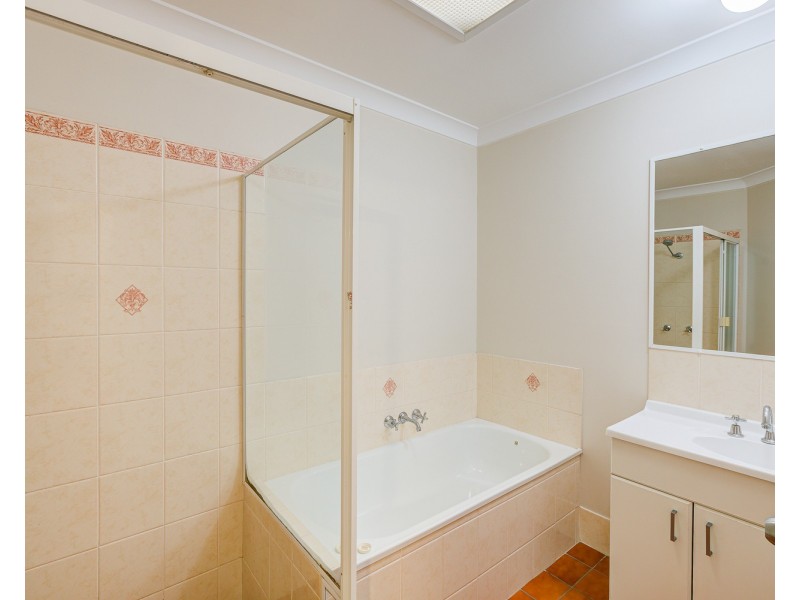 1/16 Bathurst Court, Helensvale QLD 4212