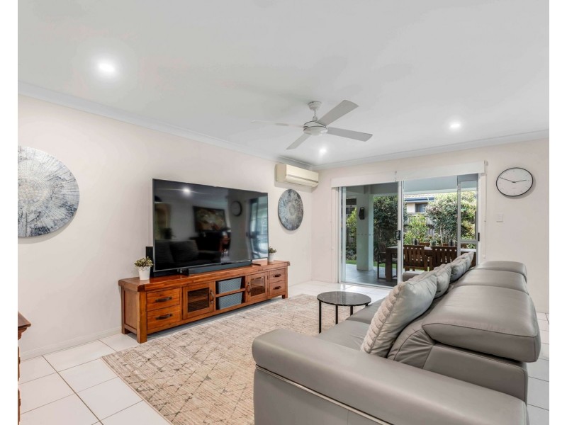 12 Gloria Parade, Redland Bay QLD 4165