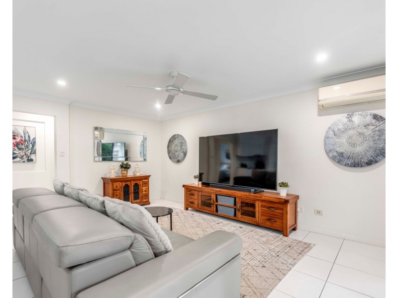 12 Gloria Parade, Redland Bay QLD 4165