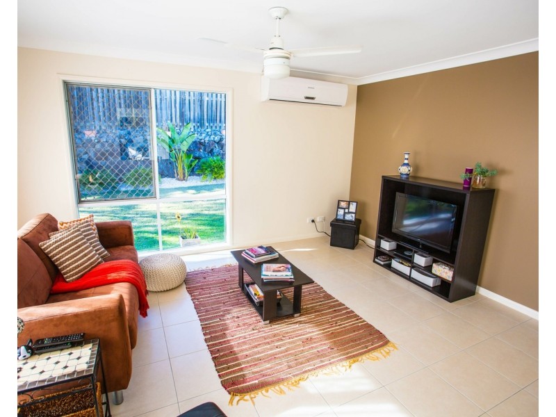 12 Arragan Court, Pacific Pines QLD 4211