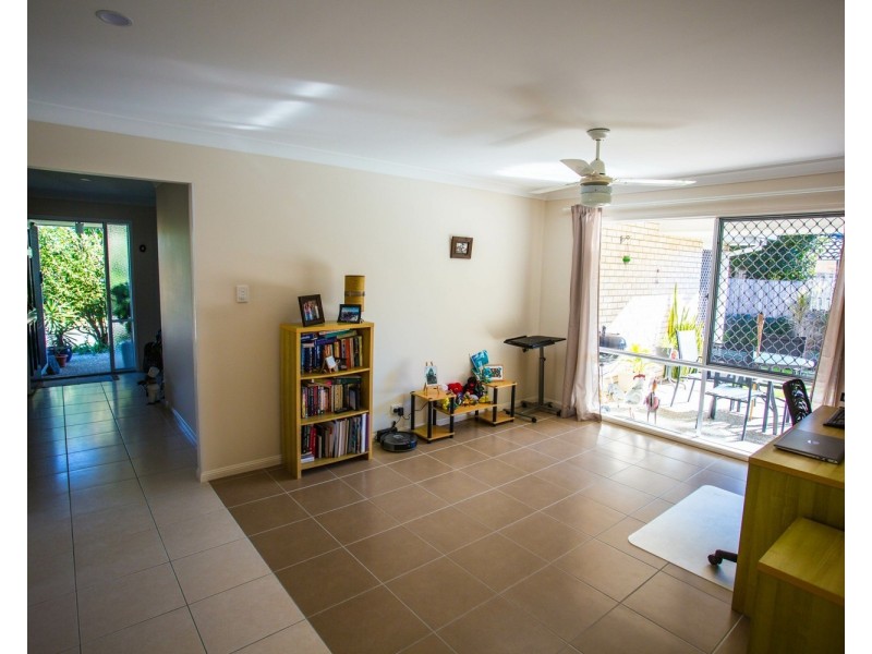 12 Arragan Court, Pacific Pines QLD 4211