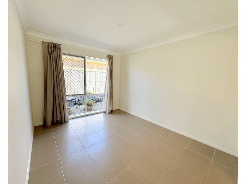 12 Arragan Court, Pacific Pines QLD 4211