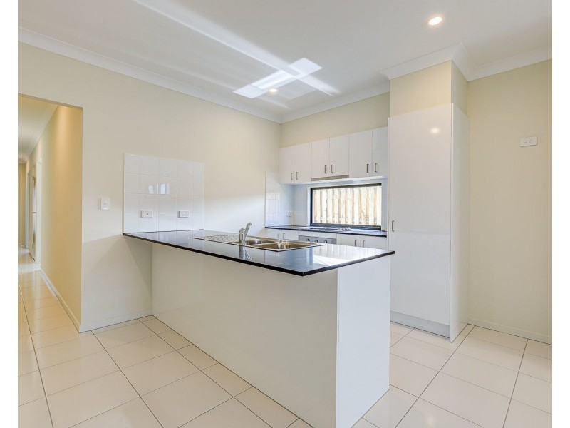1/5 Merino Street, Park Ridge QLD 4125