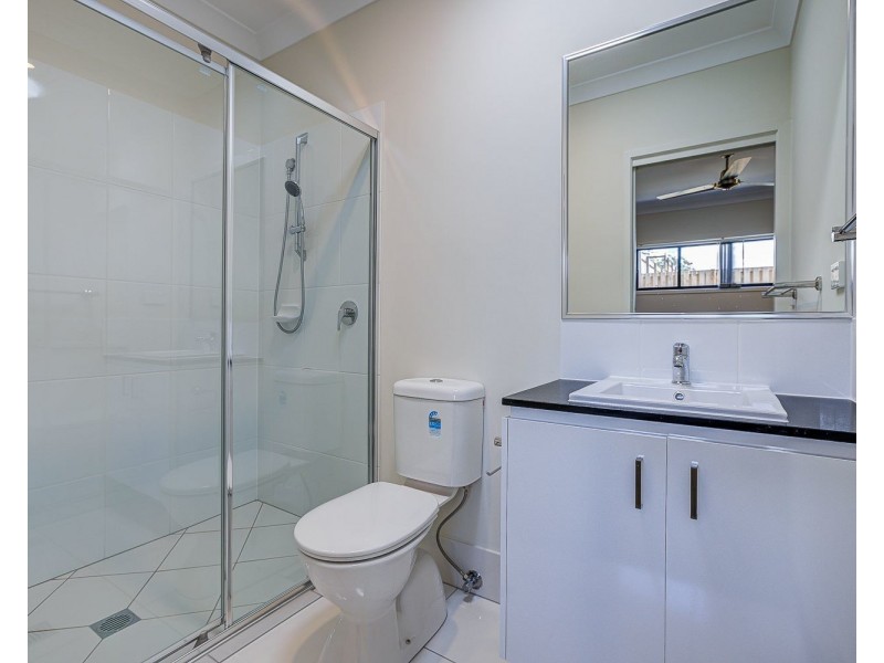 1/5 Merino Street, Park Ridge QLD 4125