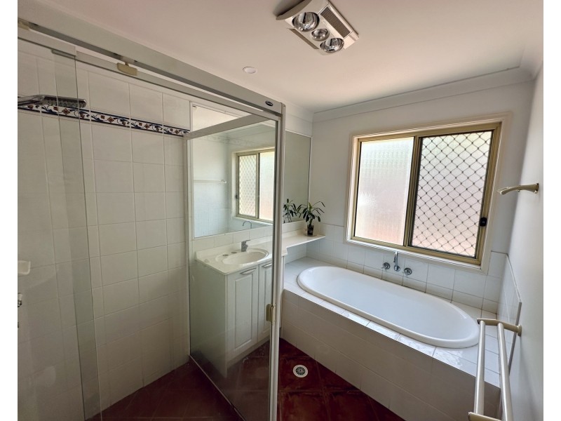 5 Whitewood Place, Molendinar QLD 4214