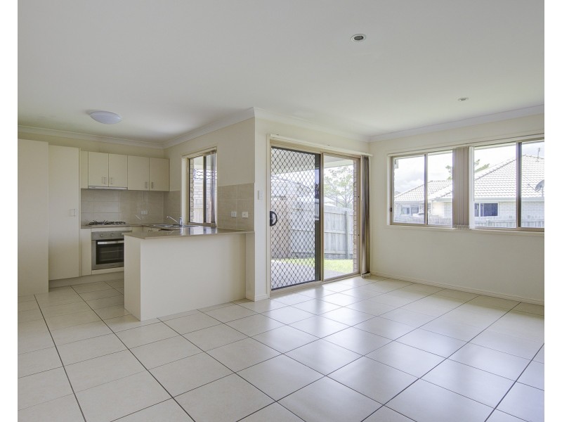 10 Charles Avenue, Pimpama QLD 4209