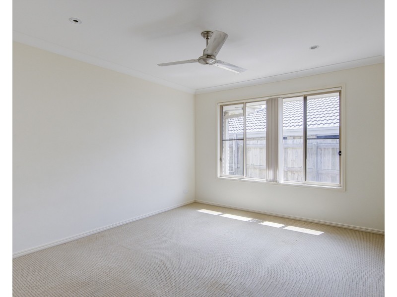 10 Charles Avenue, Pimpama QLD 4209