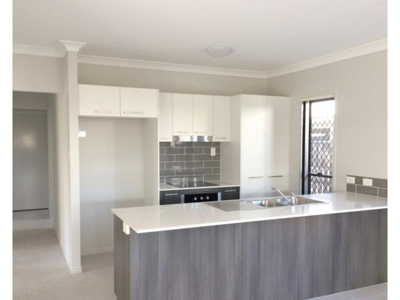 6 Keelson Crescent, Hope Island QLD 4212