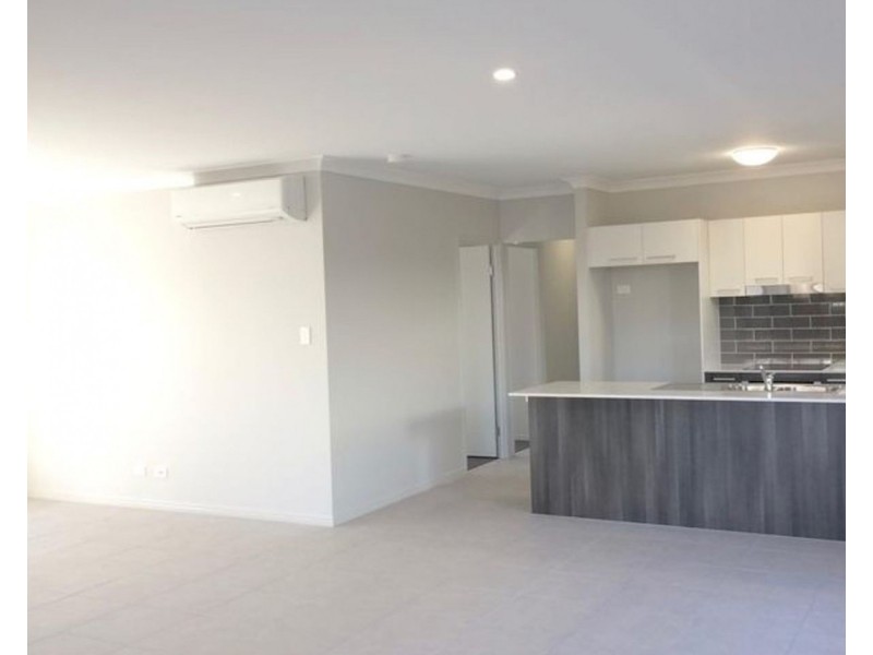 6 Keelson Crescent, Hope Island QLD 4212
