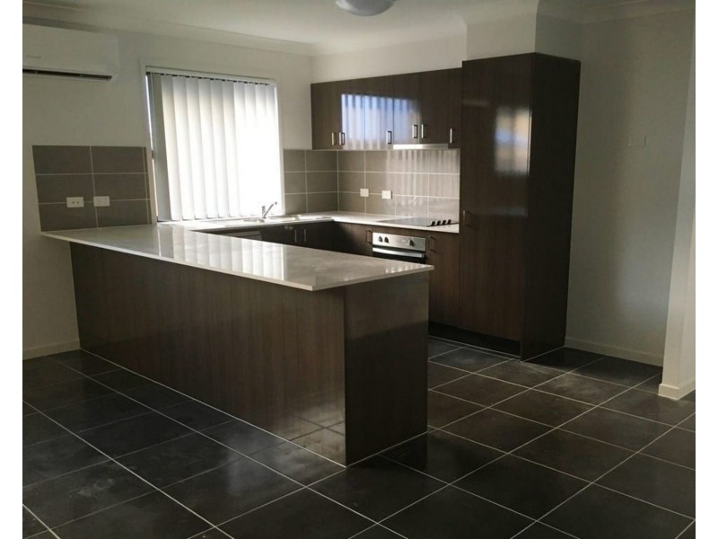 22 Milbrook Crescent, Pimpama QLD 4209