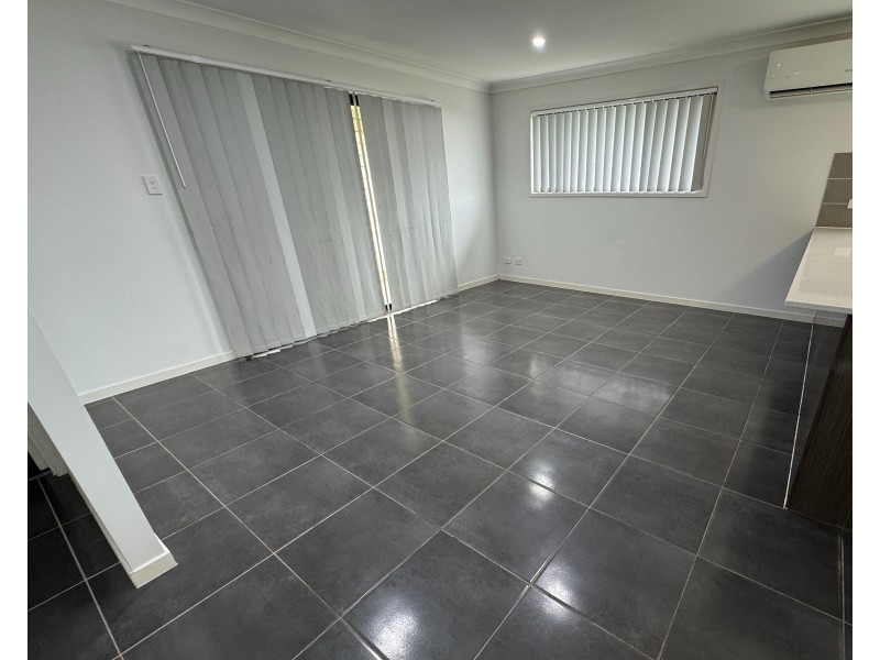 22 Milbrook Crescent, Pimpama QLD 4209