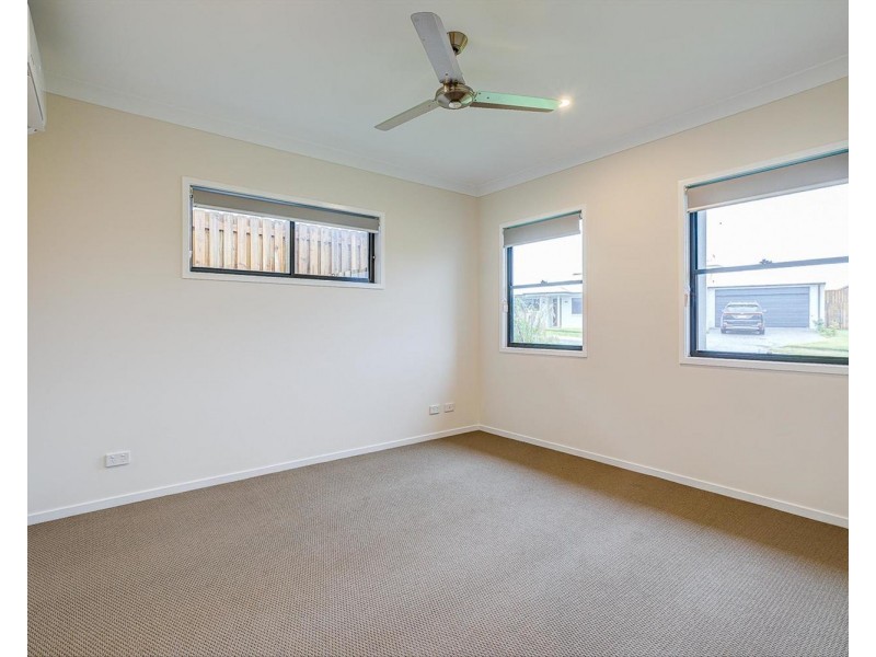25 Heath Terrace, Park Ridge QLD 4125