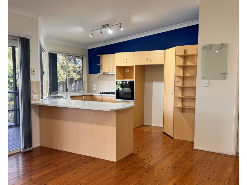 27 Manra Way, Pacific Pines QLD 4211