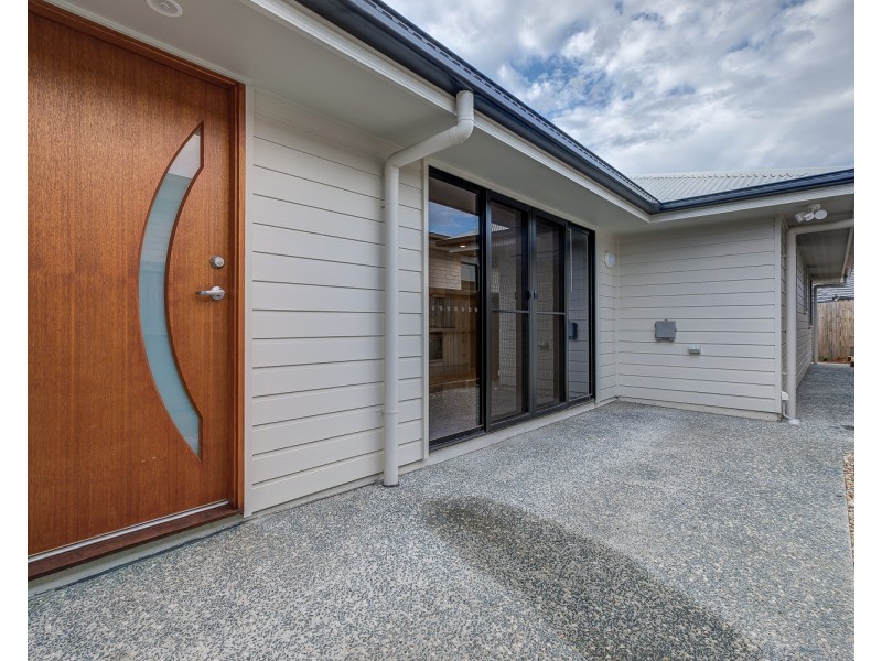 2/13 Seaford Street, Pimpama QLD 4209