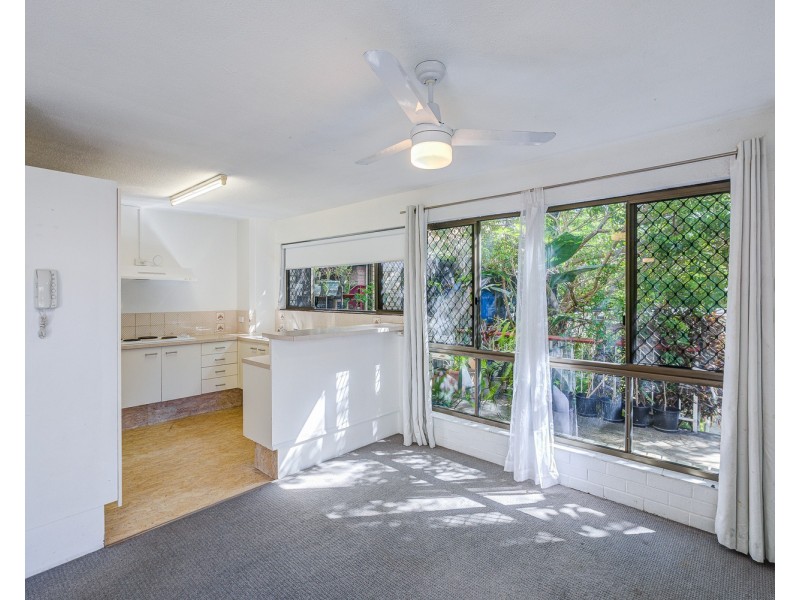 2/45 Australia Avenue, Broadbeach QLD 4218