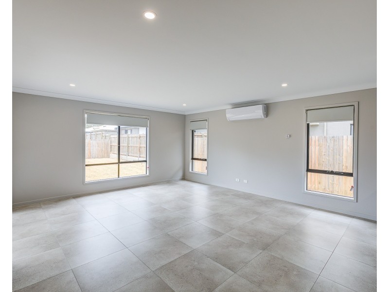 22 Oak Street, Pimpama QLD 4209