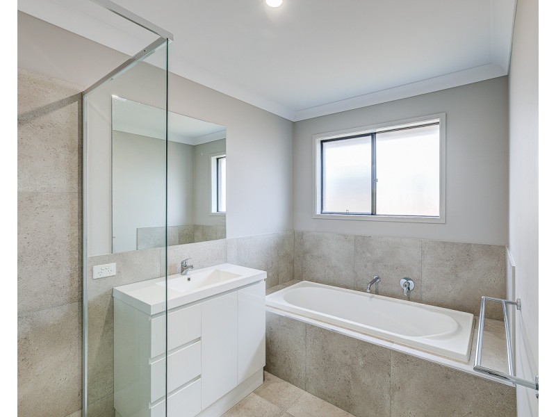 22 Oak Street, Pimpama QLD 4209