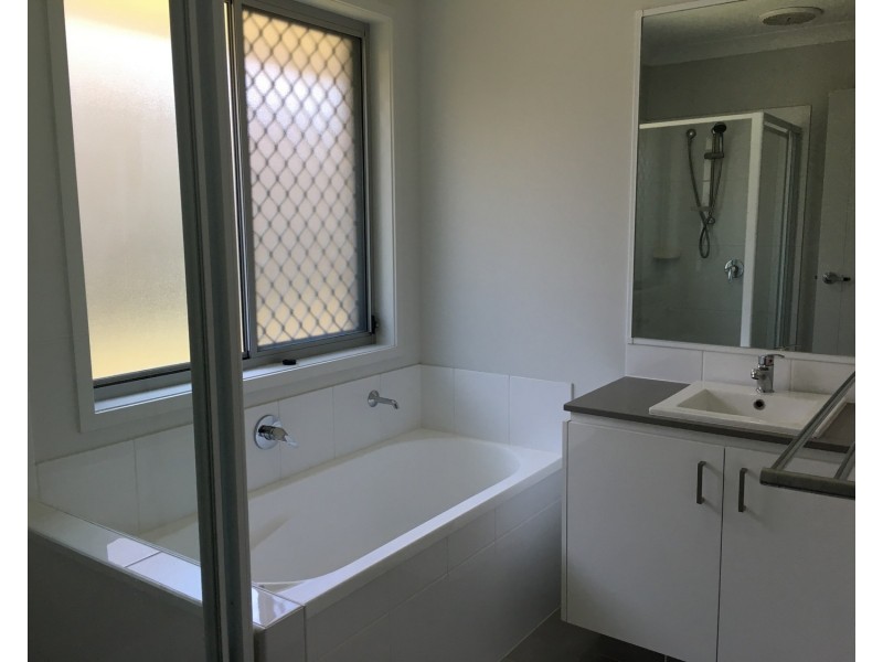 3 Sunstone Avenue, Pimpama QLD 4209