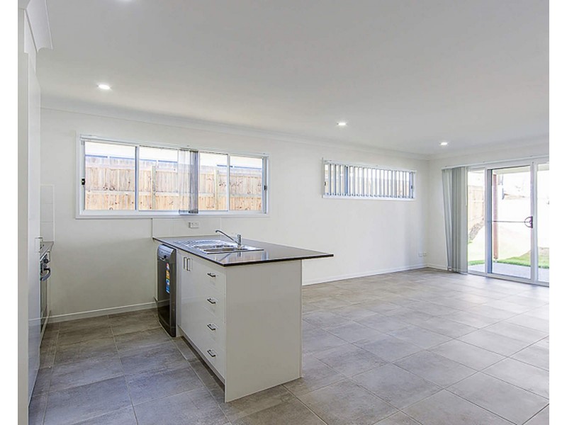 33 Dysart Drive, Holmview QLD 4207