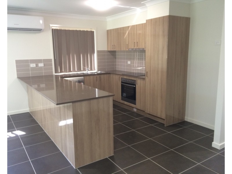 3 Maurie Pears Crescent, Pimpama QLD 4209